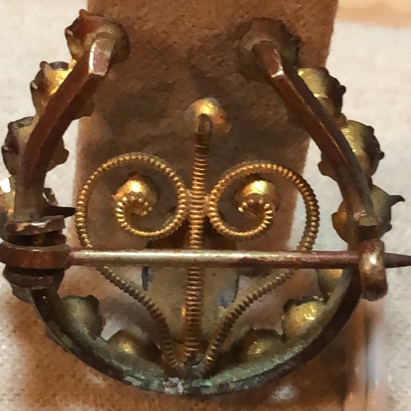 Antique Little C-Clasp Brooch - Picture 5 of 8